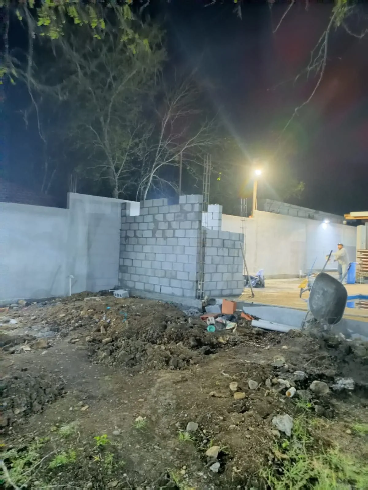 Obra exterior nocturna