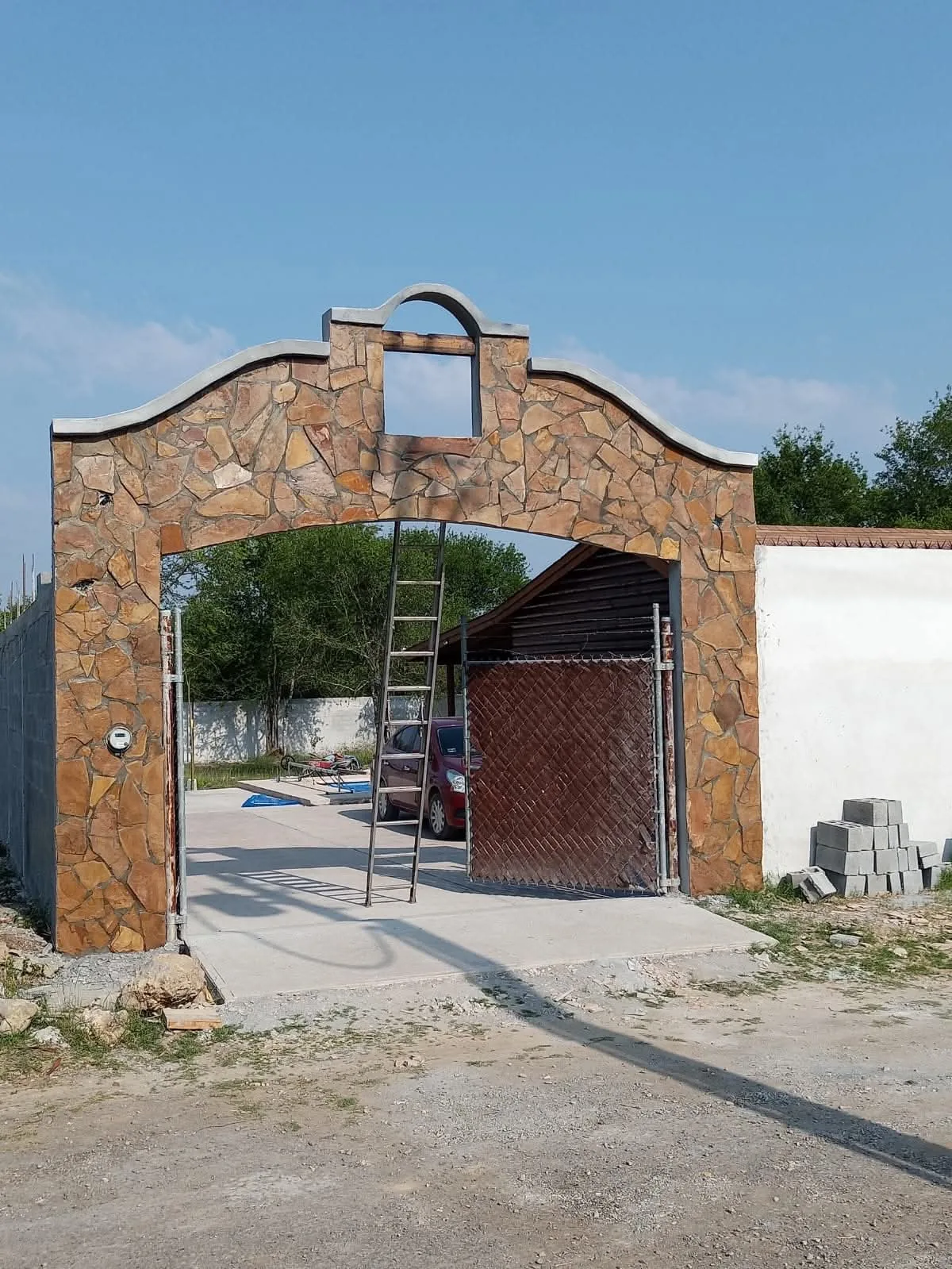 Acceso campestre terminado